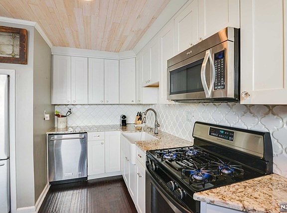 5th image of 113 Bergen Ave
