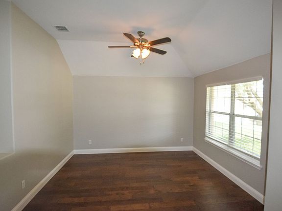 3rd image of 221 Foreston Dr