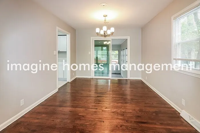 4 bed, 2.5 bath, 1806 sqft, $2,685 — Photo 3