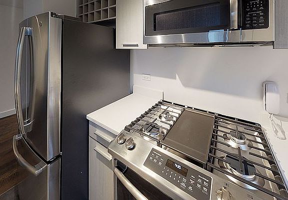 3rd image of 801 Amsterdam Ave APT 14E