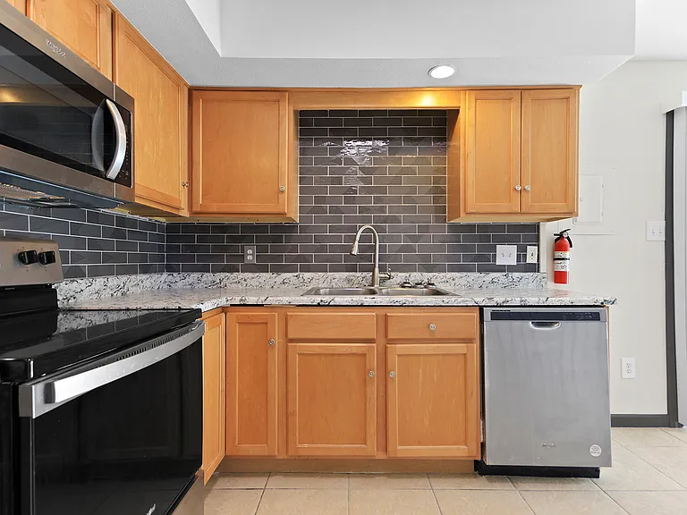2301 Primrose Dr #9B — Photo 8