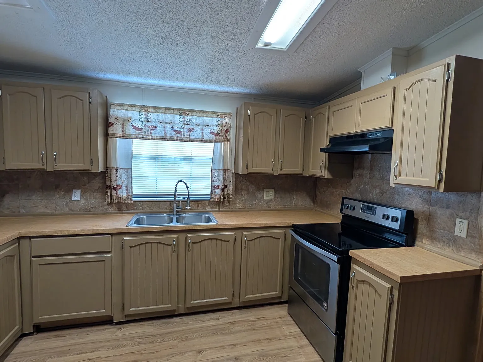 3 bed, 1782 sqft, $1,670 — Photo 4