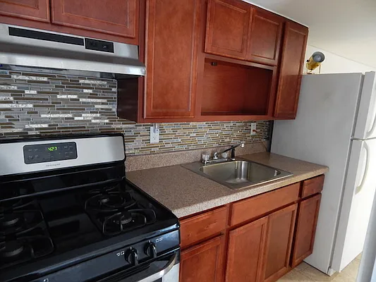 Rented by Capri Jet Realty Corp | media 9