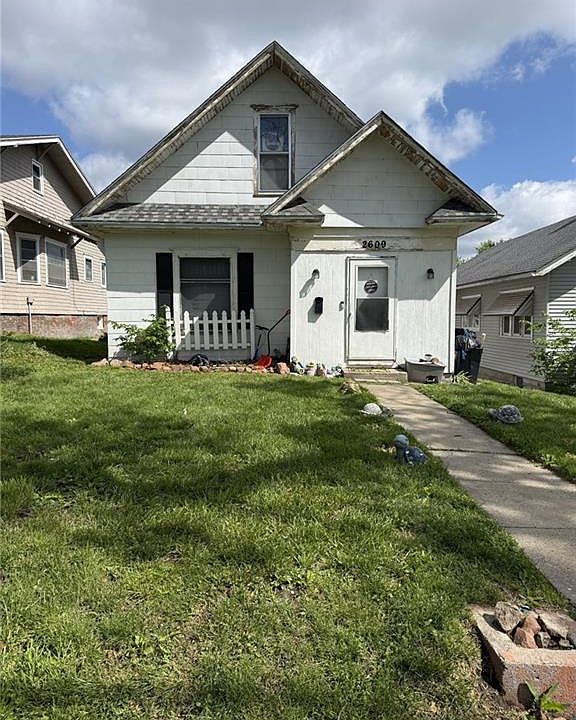 1st image of 2609 Monterey St