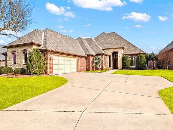 2nd image of 12304 Maiden Ln