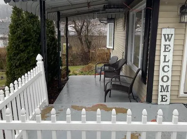 800 Dodson St, Fountain Hill, PA 18015