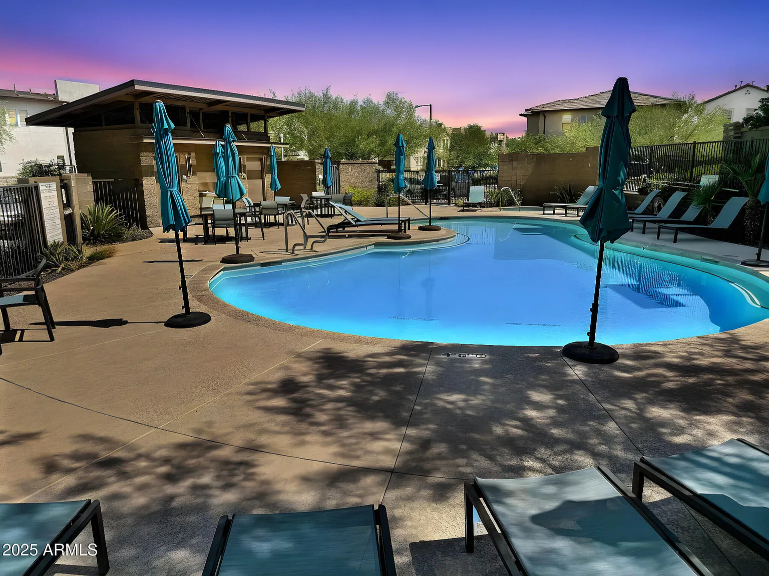 3 bed, 2.5 bath, 2204 sqft, $2,700 — Photo 2