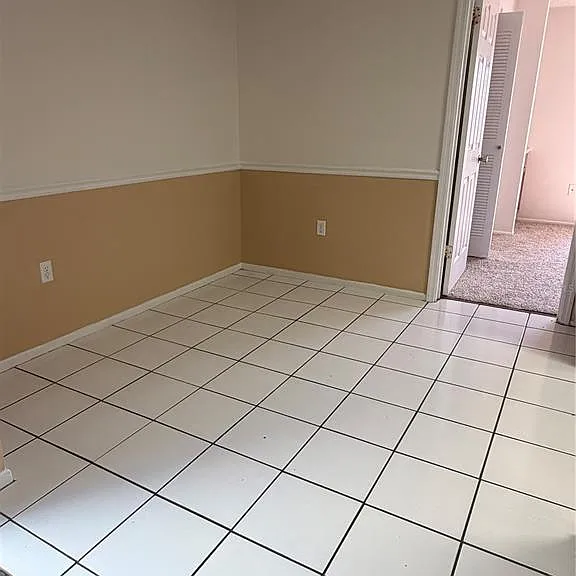 1275 Woodman Way — Photo 6