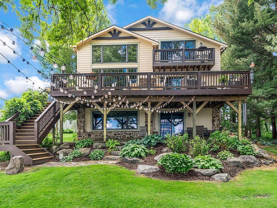 1st image of 3654 Woodland Dr