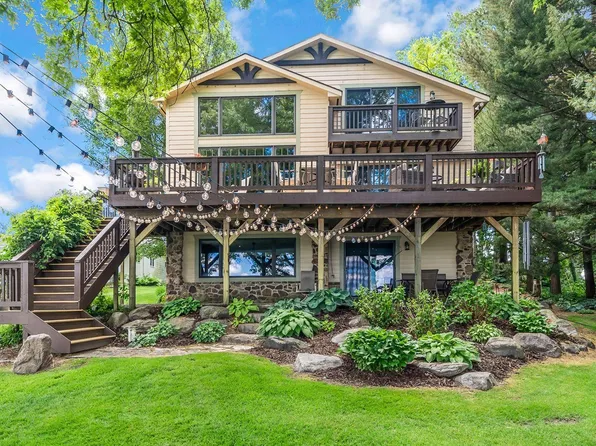 3654 Woodland Dr, Metamora, MI 48455