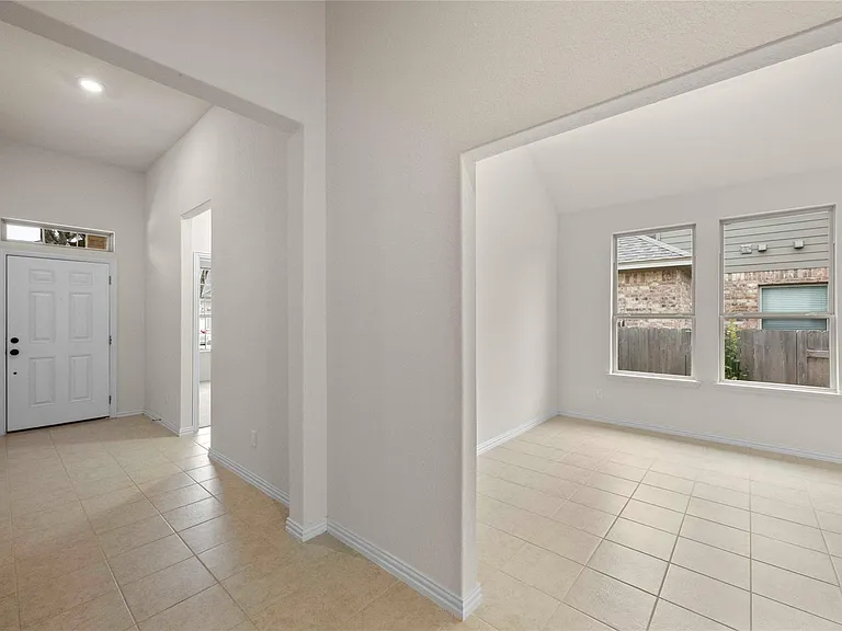 182 Palmillas Dr — Photo 19