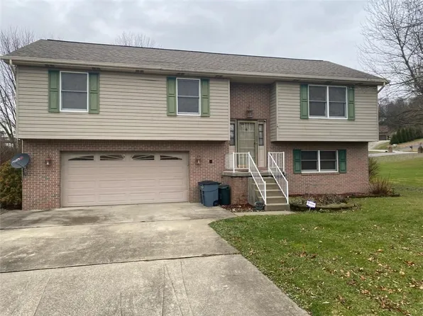 9 Brattleboro Dr, Greensburg, PA 15601