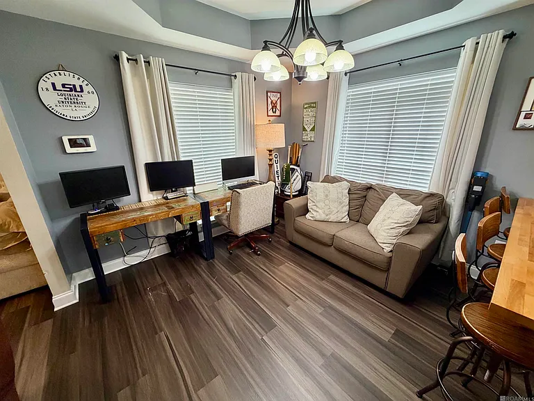20760 Benton Heights Ave — Photo 3