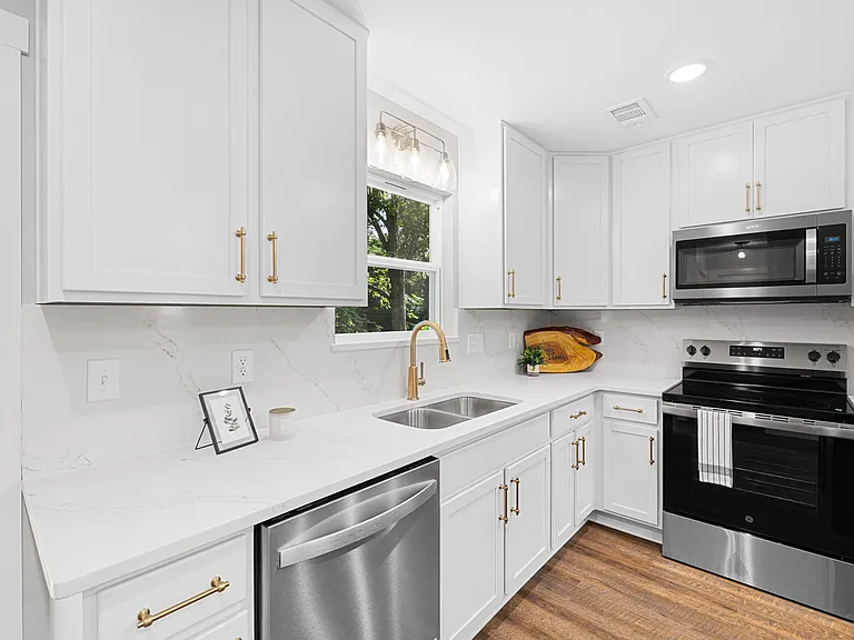 506 W Woodruff Ave — Photo 8