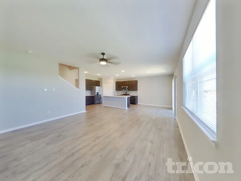 1658 Fairmount Dr — Photo 2