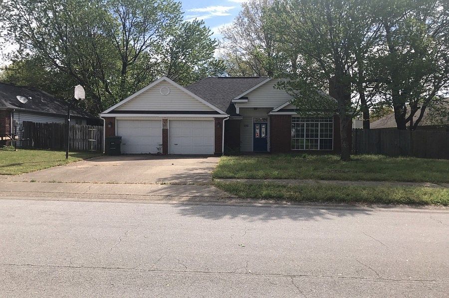 1st image of 1484 N Weatherwood Ct