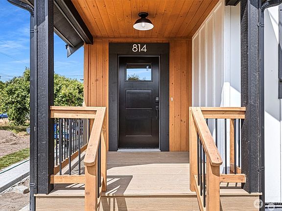 3rd image of 814 26th Street #1
