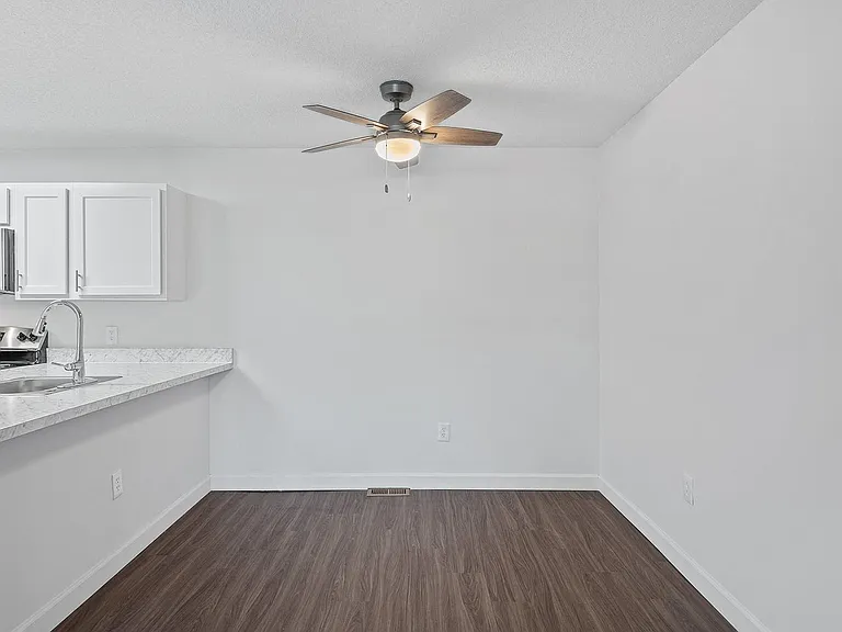 Apartments at Urbana — Photo 38