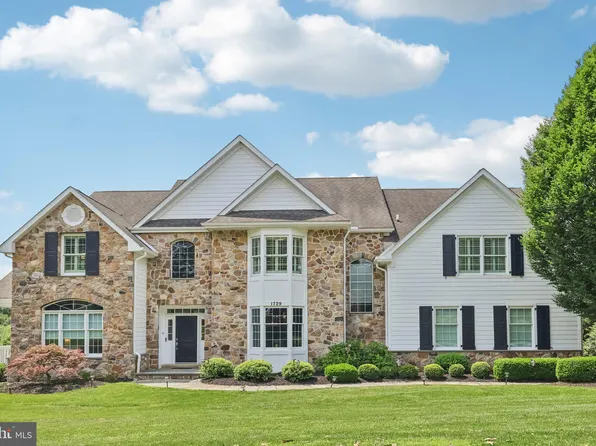1729 Towne Dr, West Chester, PA 19380
