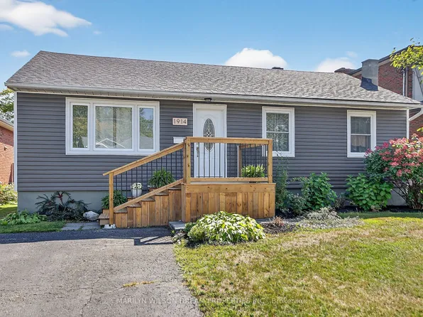 1914 Rosebella Ave, Ottawa, ON K1T 1G7