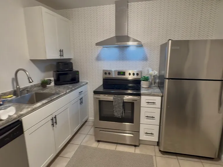116 N 9th St #1 — Photo 8