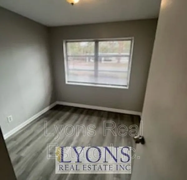 2310 Deborah Dr — Photo 11