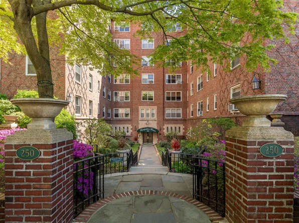 250 Bronxville Road #6B, Bronxville, NY 10708