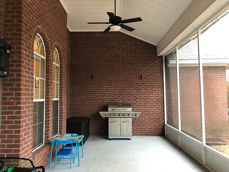 215 Live Oaks Cir — Photo 30