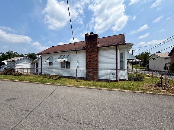 2nd image of 109 Harvey St