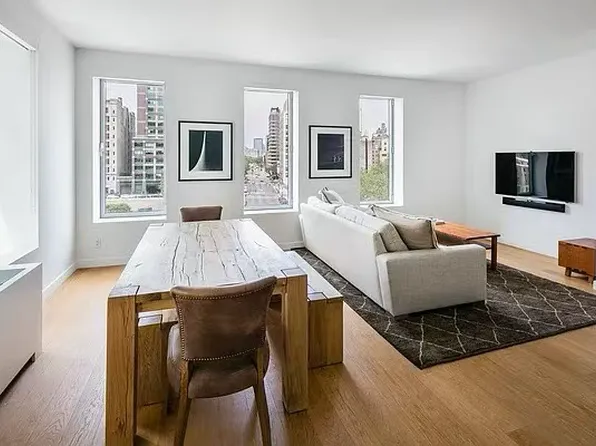1 York Street 5B image 2 of 12
