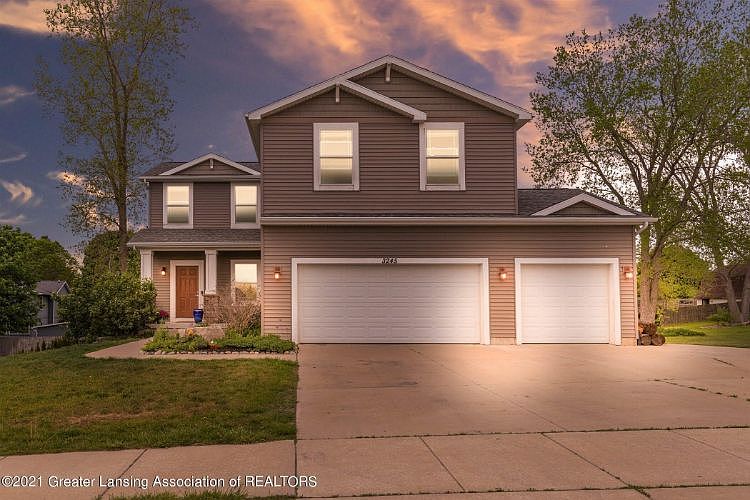 1st image of 3245 E Crandell Dr