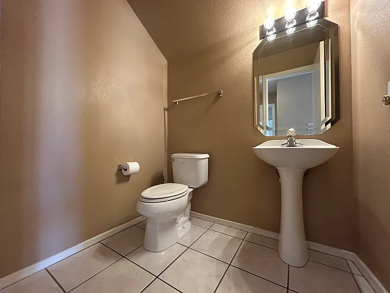 4334 E Anderson Dr — Photo 19