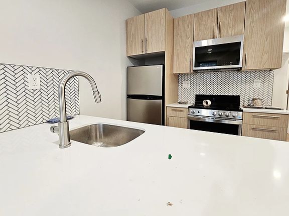 5th image of 44A Joy St #12