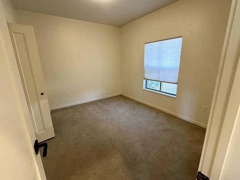 312 NE Maple St #A — Photo 3