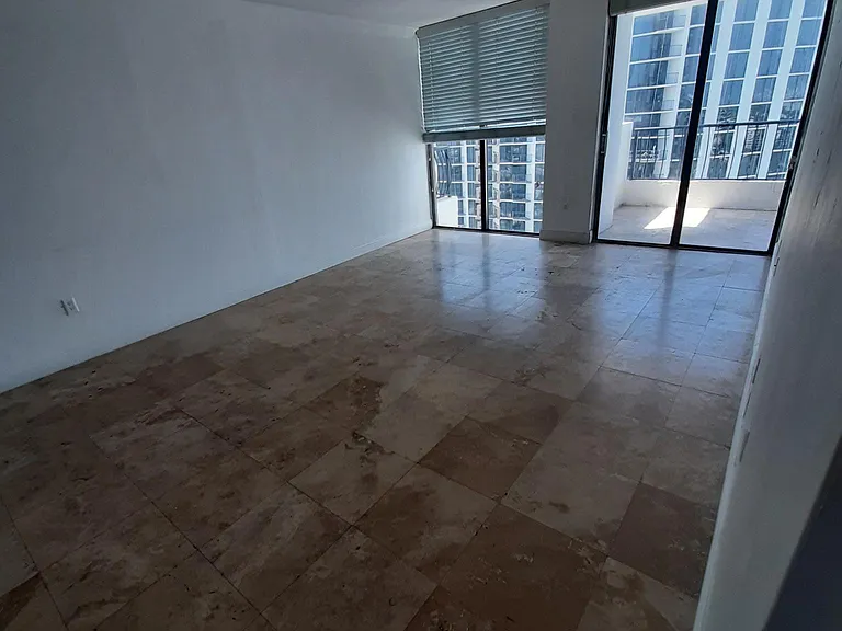 555 NE 15th St #28D — Photo 16