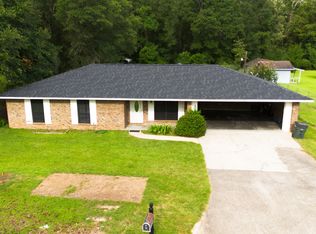 1406 Meadowbrook Ave, Columbia, MS 39429