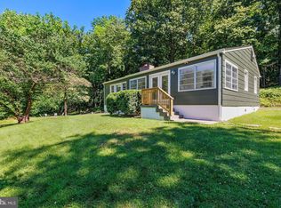 2459 Frogtown Rd, Bluemont, VA 20135