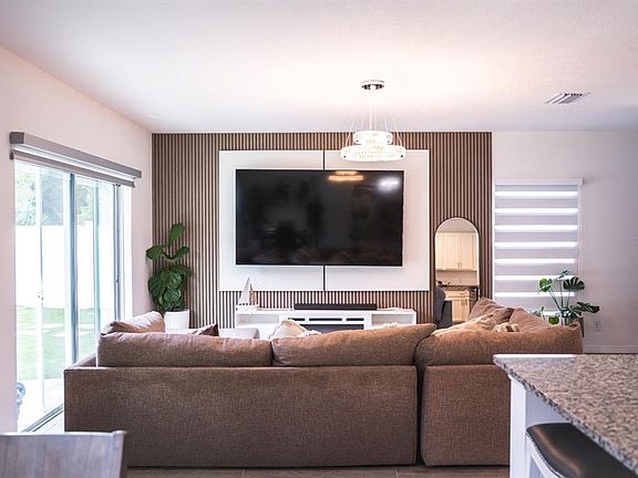 4th image of 5285 ROYAL POINT AVENUE