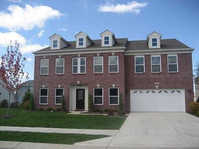 1st image of 545 Plainville Dr