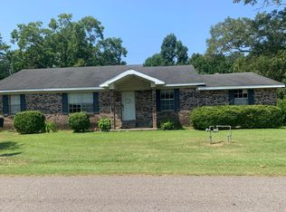 135 Eastview Dr, Laurel, MS 39443