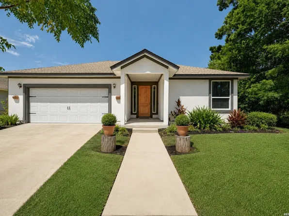 210 TAHITIAN DR, Bastrop, TX 78602