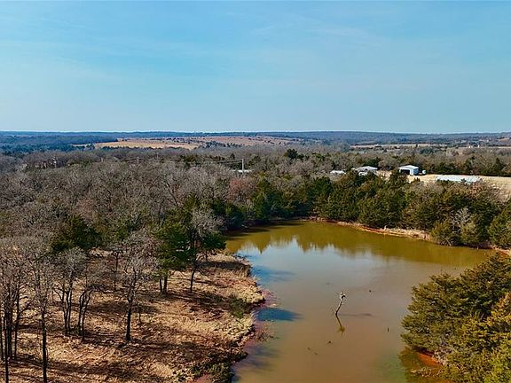 5th image of 32 Casey Rd