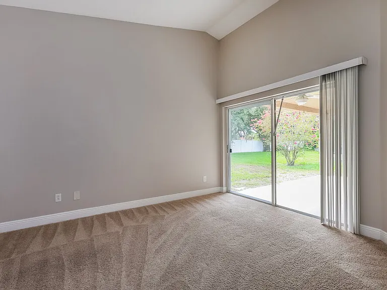 27448 Sky Lake Cir — Photo 10