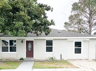 222 Holy Cross Pl, Kenner, LA 70065