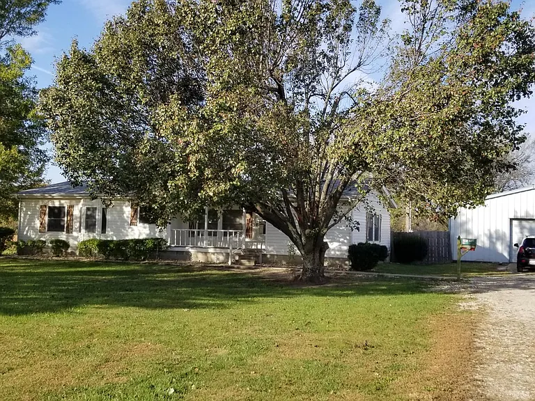 2165 N Highway 99 — Photo 1