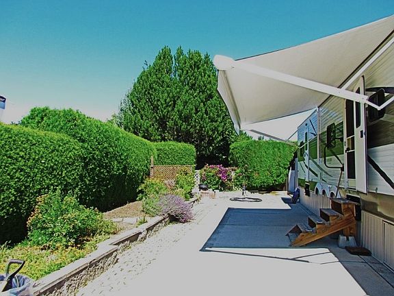 2nd image of 415 Commonwealth Rd Unit 301