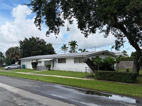 2nd image of 717 SW 2ND Terrace