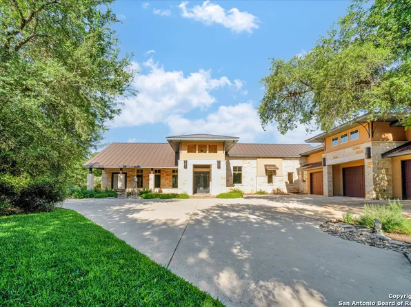 955 RIVERFOREST DR, New Braunfels, TX 78132