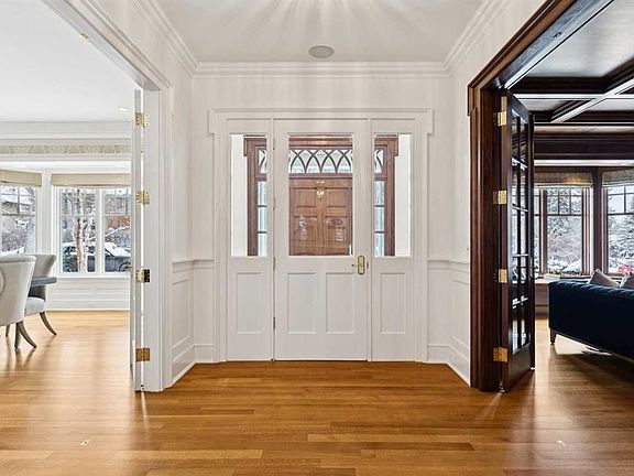 3rd image of 2715 E Carleton St SW