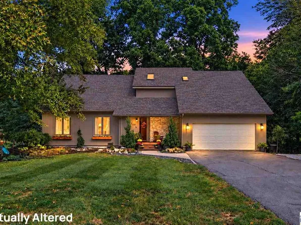 2262 E Whipperwill Dr, Clinton, IN 47842